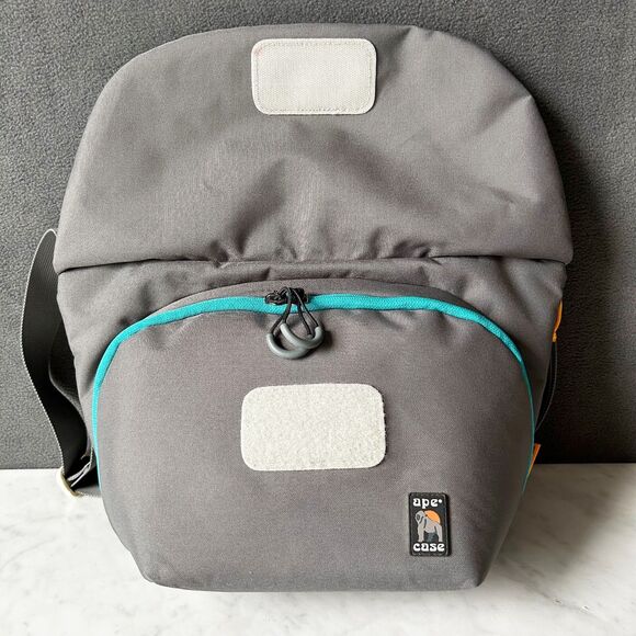 Ape Case Camera/Tablet Shoulder Bag Easy One-Handed Access AC580 Teal/Grey - Picture 4 of 9